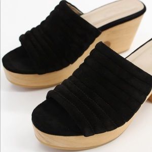 Clogs — black suede by Beklina